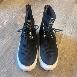 FINAL PRICE NWOT YOKI Ladies Platform Shoes